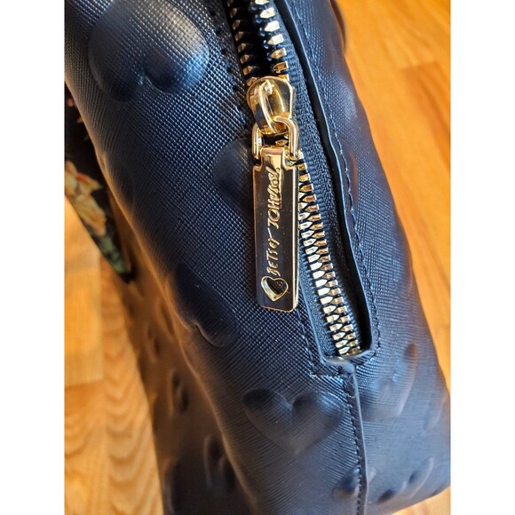 Betsey Johnson Embossed Heart Satchel Purse Bag Black - Picture 11 of 11